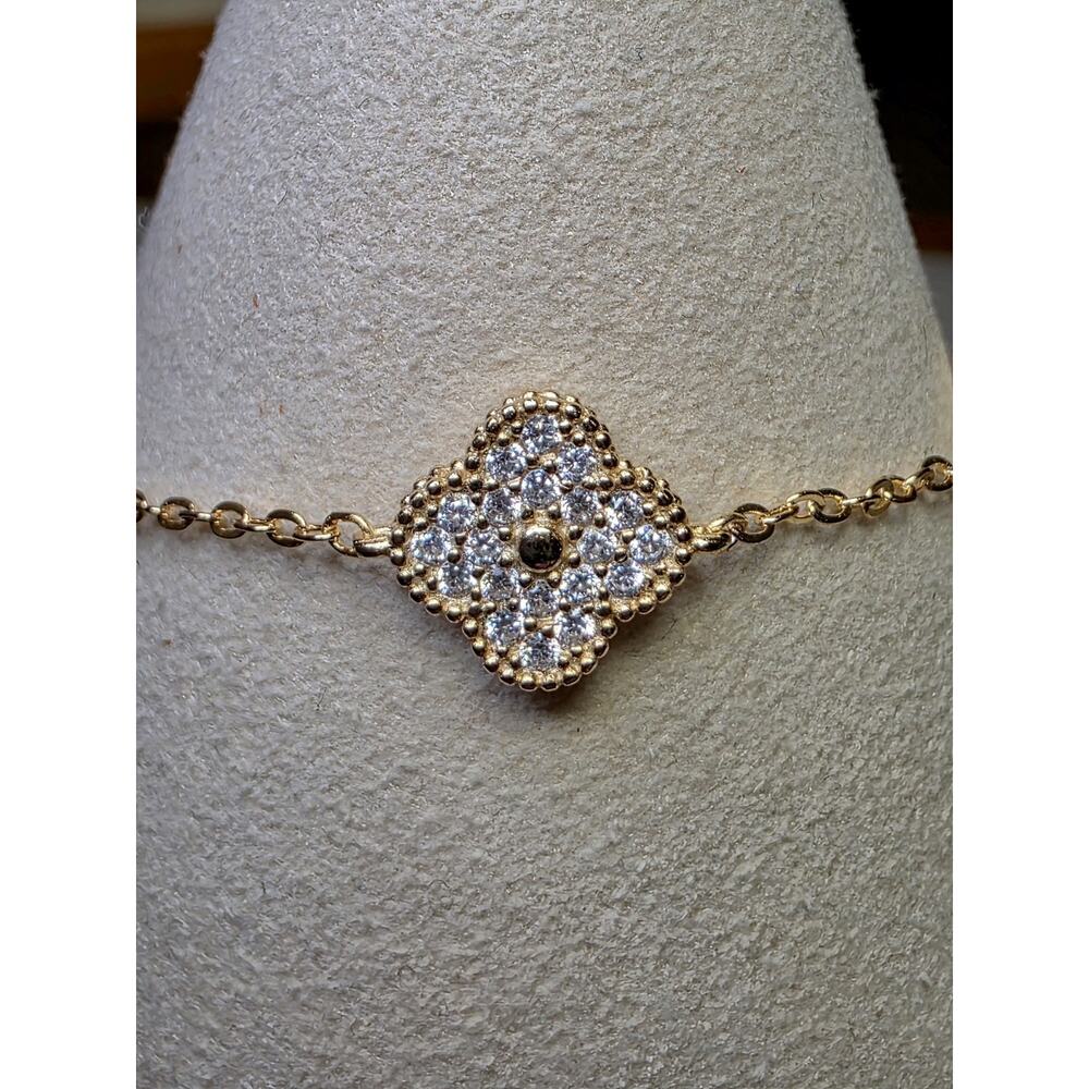 7+1" Genuine Turquoise & Moissanite Alternating Clover Bracelet - Picture 4 of 5